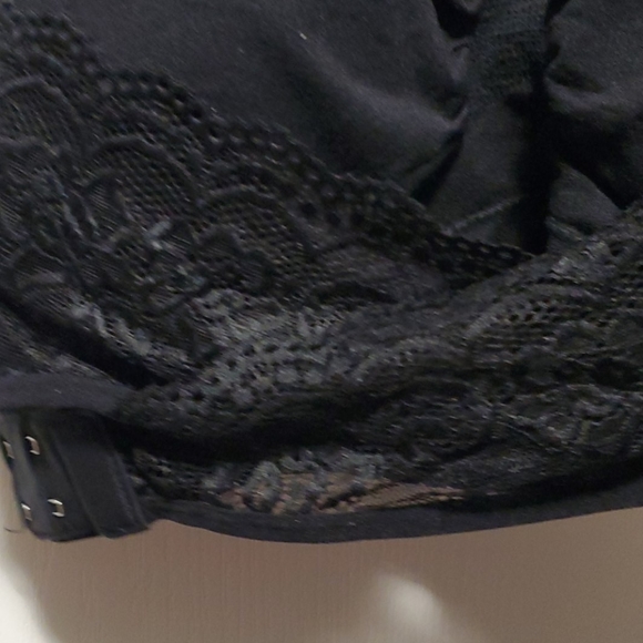 Lace-wrap padded bra - Picture 2 of 3